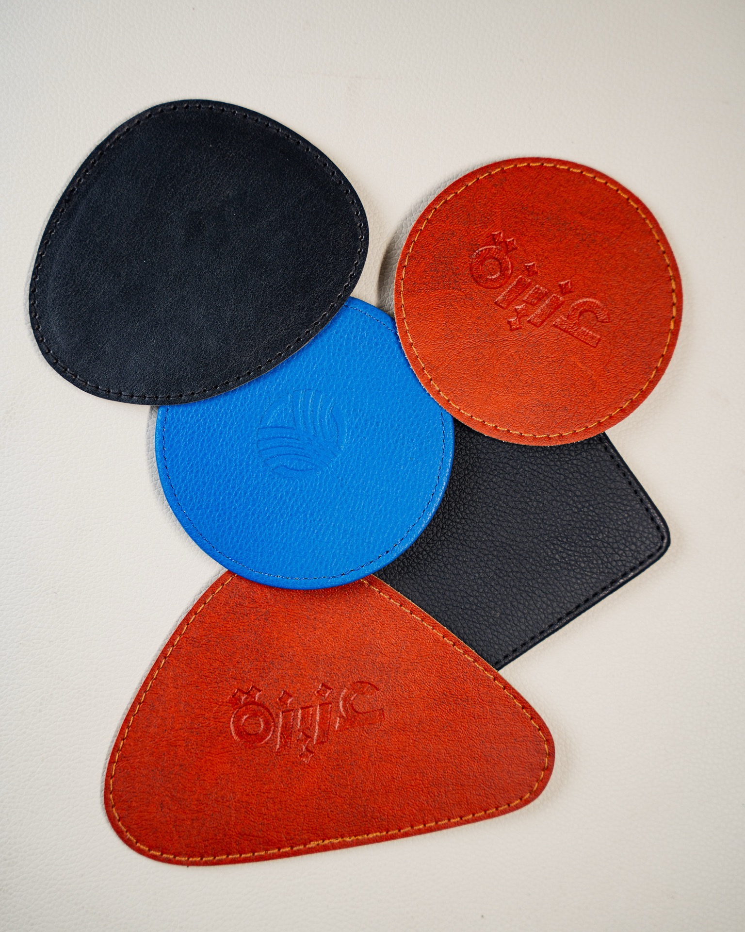 Le Cuir leather work