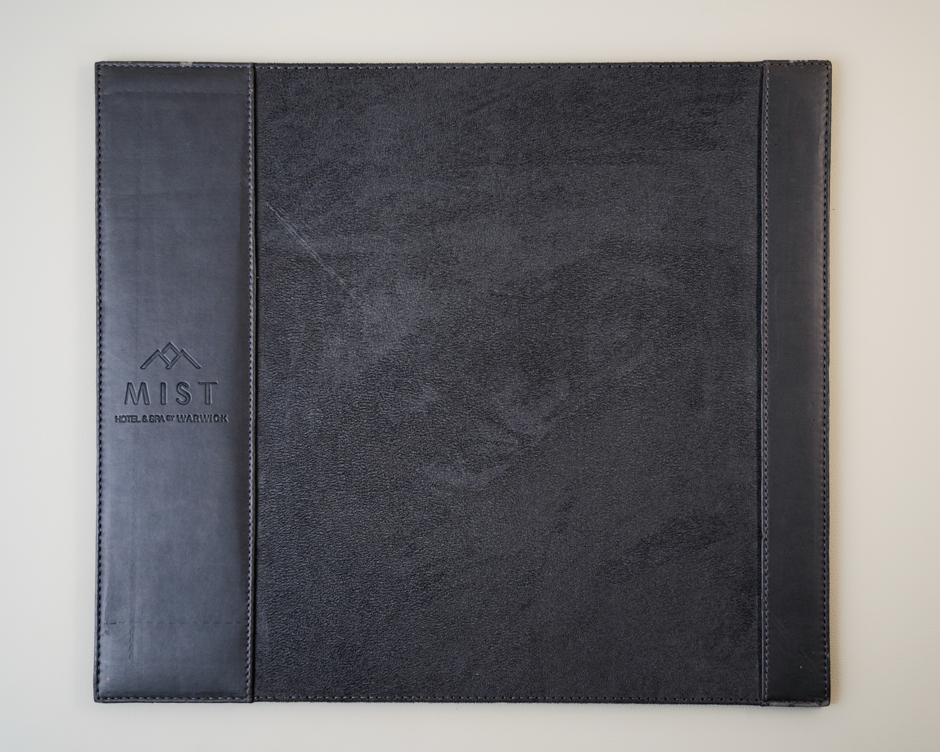 Le Cuir leather work